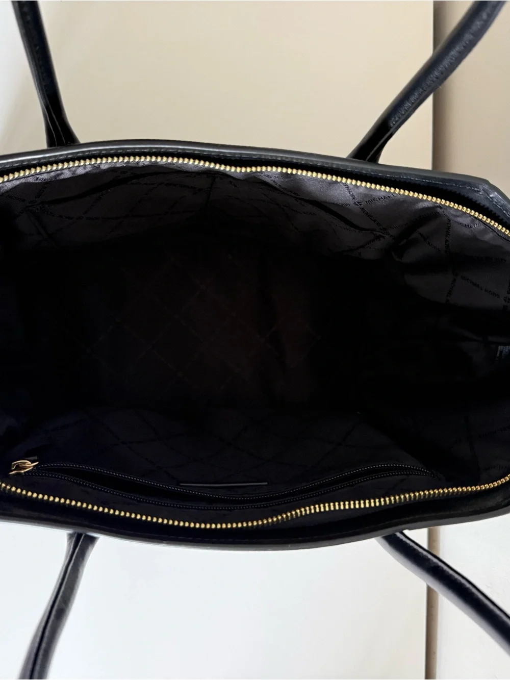 Michael Kors Avril Extra-Large Black Leather and Suede Tote Bag with Gold Logo - Picture 5 of 7